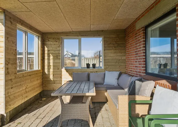 1108 بيت للعطل *