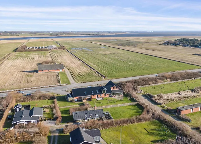 بيت للعطل 1108 *